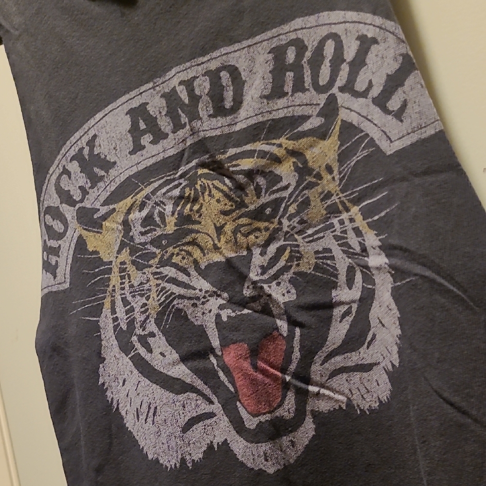 Chaser Black Rock and Roll Tiger Tank Top - Picture 5 of 7